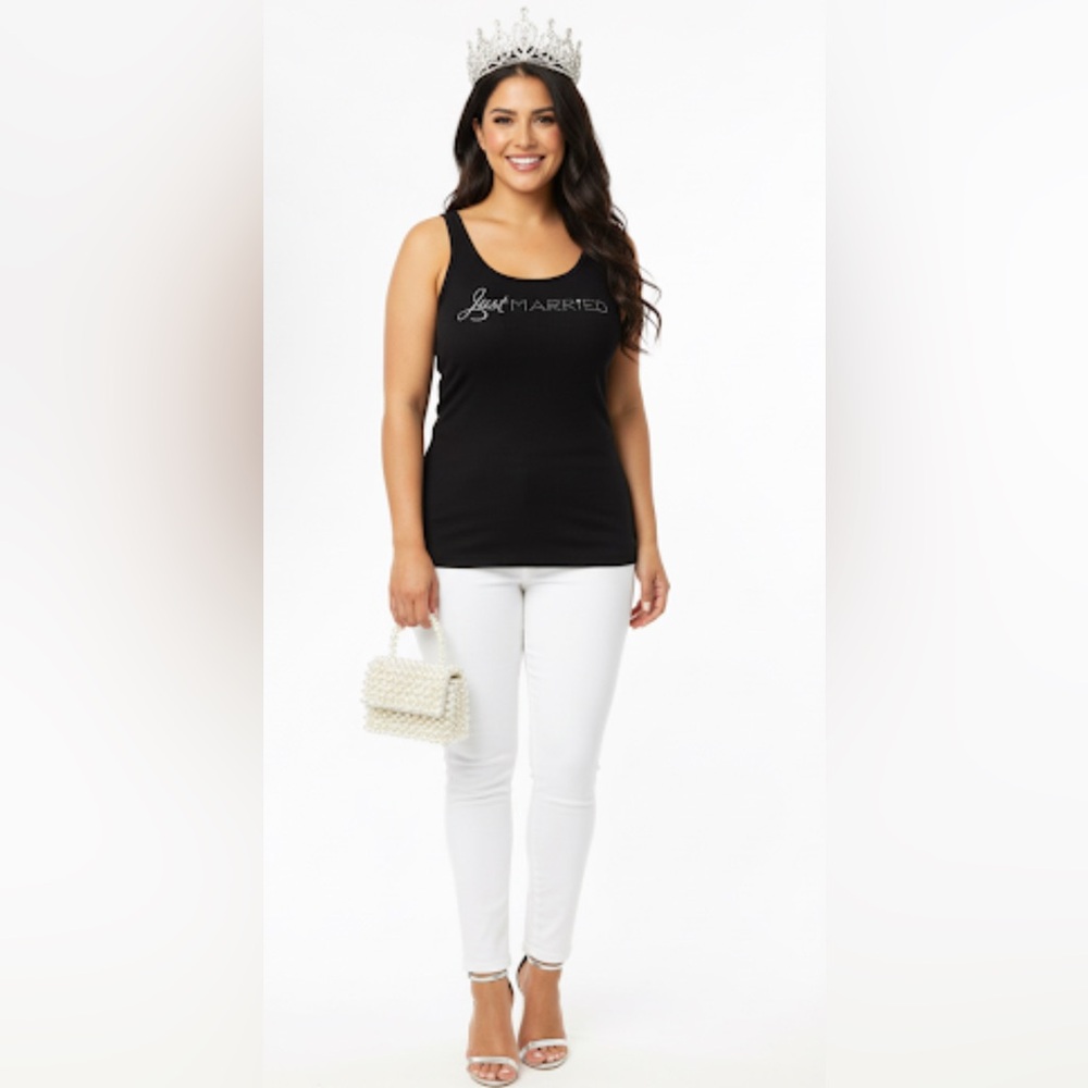 🔥2/$10 3/$12 Victoria's Secret Black 'Just Married' Tank Top